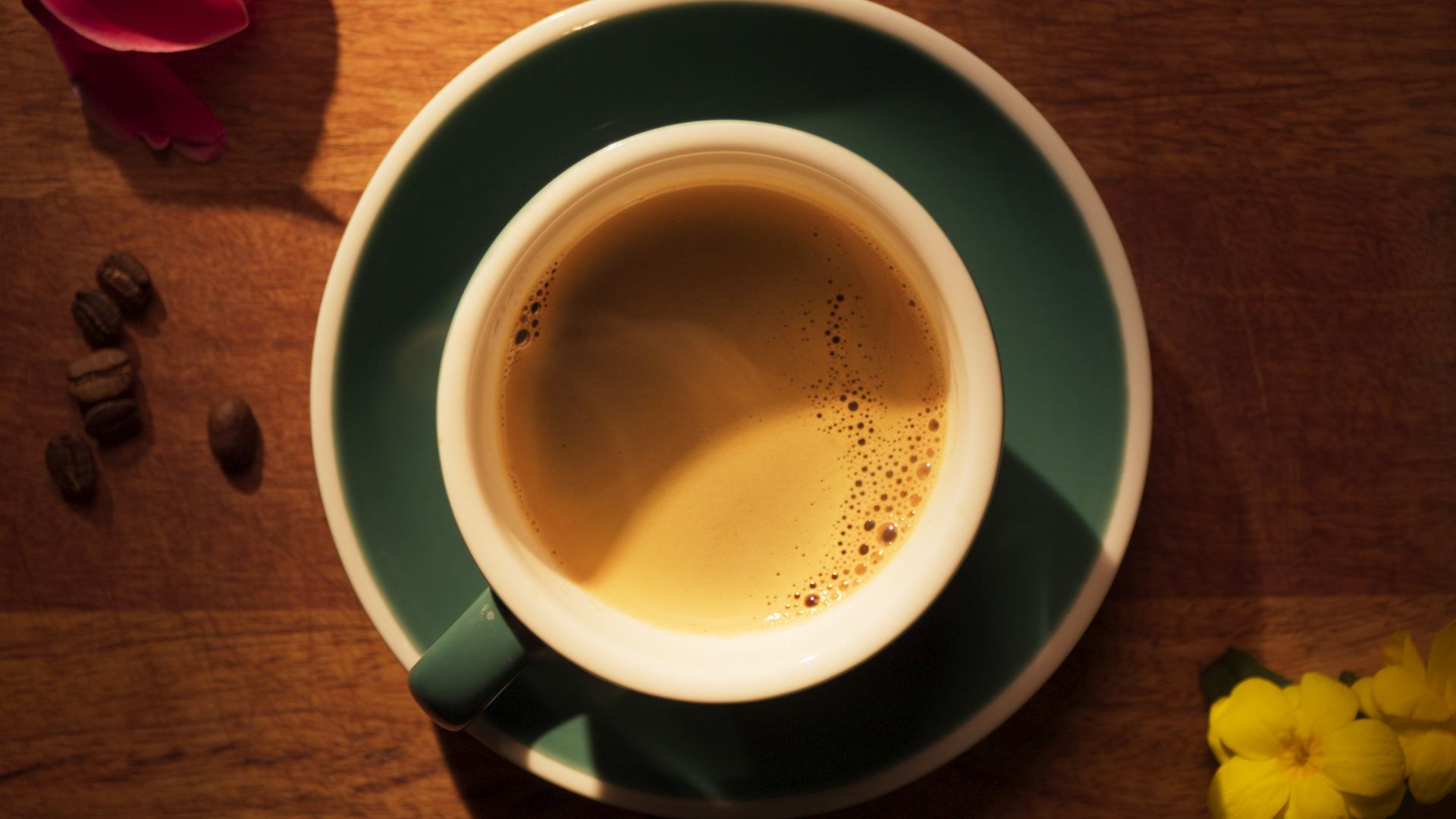 Taza de café recién hecho vista desde arriba